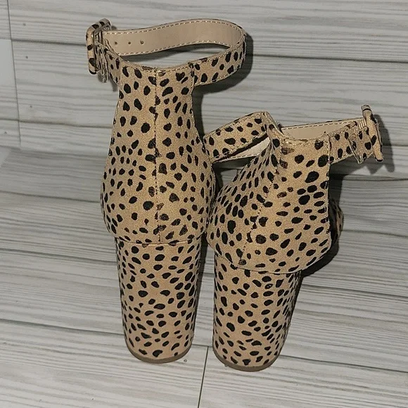 Leopard Pattern Ankle Strap - Picture 5 of 6